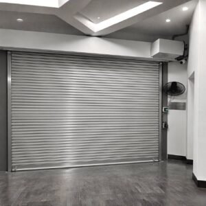 Motorised rolling shutter